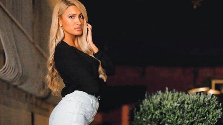 Ιωάννα Τούνη: Ανεβάζει τη θερμοκρασία – Ημίγυμνη σέλφι μπροστά από τον καθρέφτη της (φωτο)