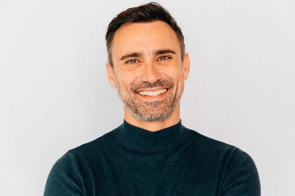 Δεν θα πιστεύετε ποια είναι η πρωταγωνίστρια στη νέα δουλειά του Γιώργου Καπουτζίδη (βίντεο)