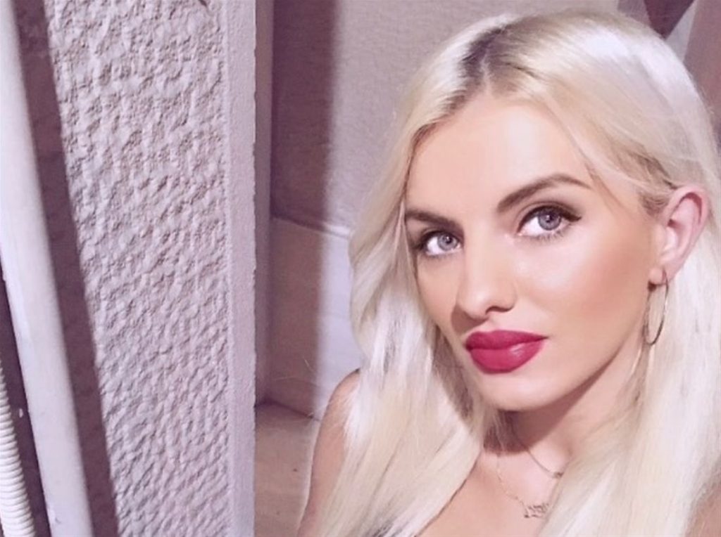 Aσημίνα Ουστάλλι: Απαντά στα αρνητικά σχόλια για την φωτογράφηση με το μαγιό