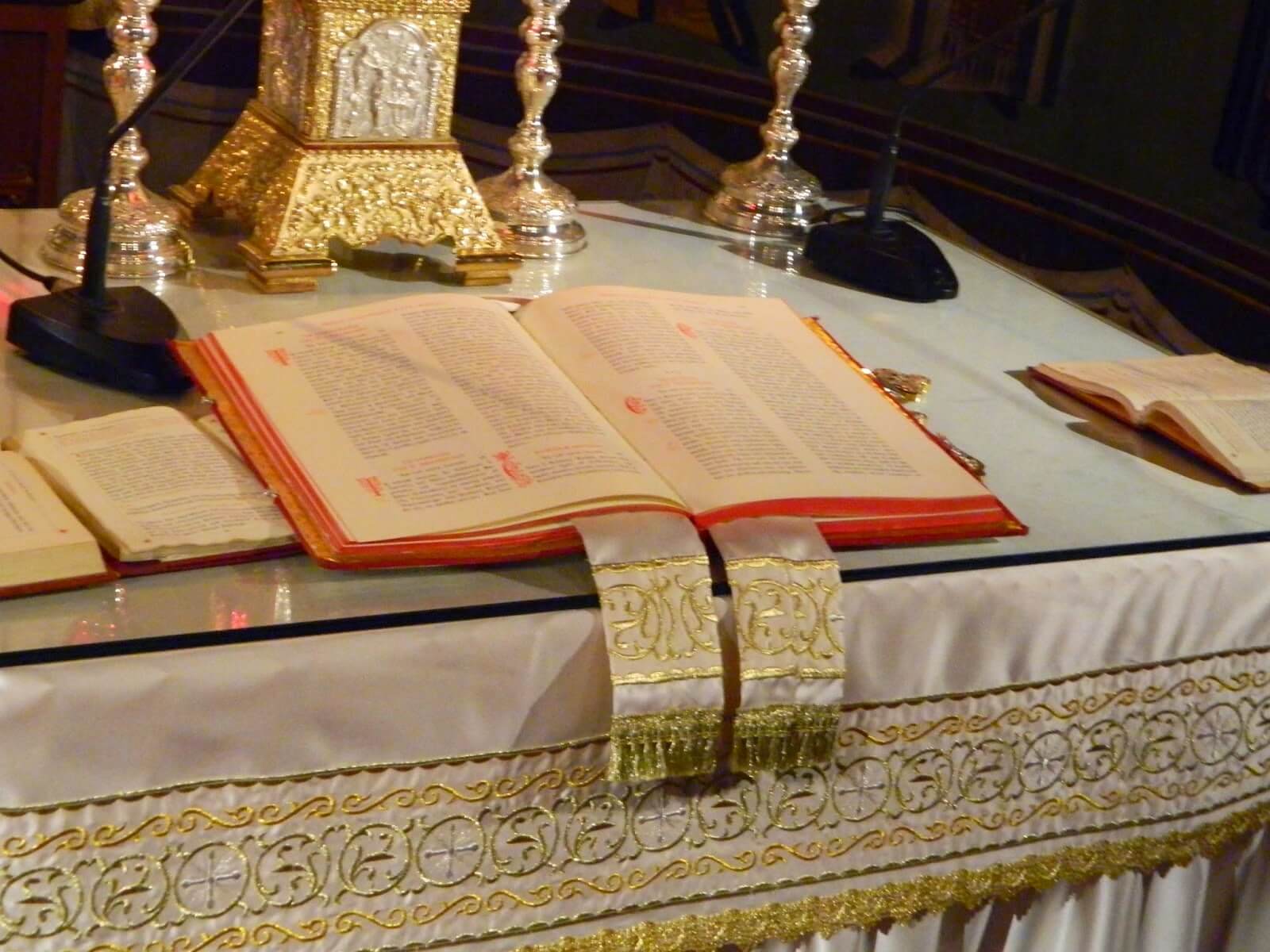 Το παλαιότερο βιβλίο της Ευρώπης είναι Ευαγγέλιο και βρέθηκε σε φέρετρο (φωτο)