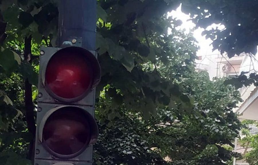 Κίνηση: Μποτιλιάρισμα και στο Χαλάνδρι – Ποια φανάρια δεν λειτουργούν