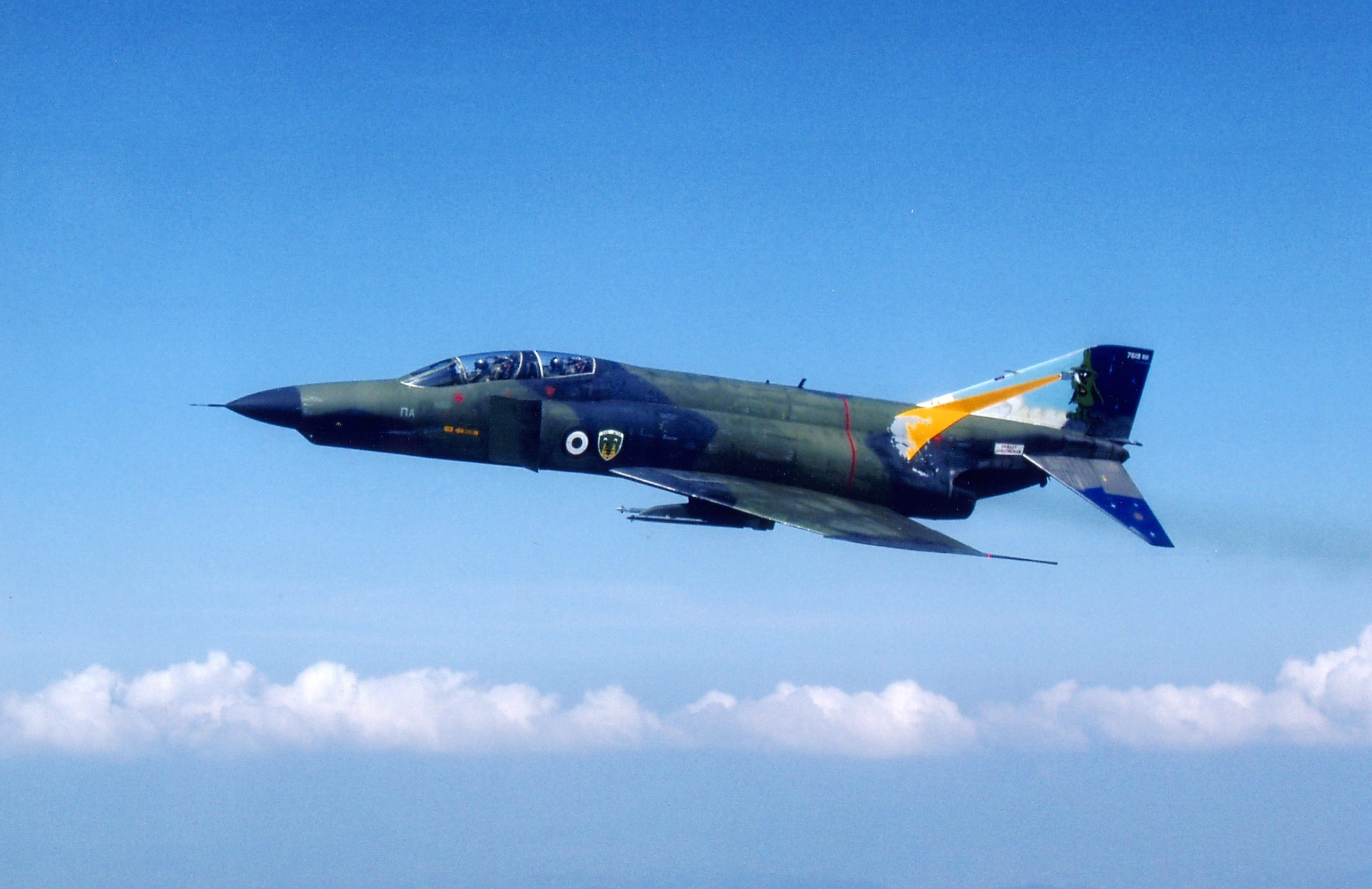 Μαχητικά F-4E Phantom της Πολεμικής Αεροπορίας «έσκισαν» τους αιθέρες στα Πομακοχώρια (βίντεο)