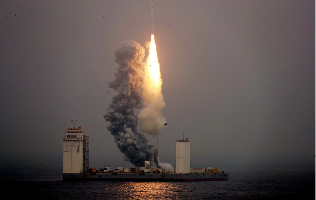 Για πρώτη φορά η Κίνα εκτόξευσε πύραυλο από πλωτή εξέδρα (βίντεο)