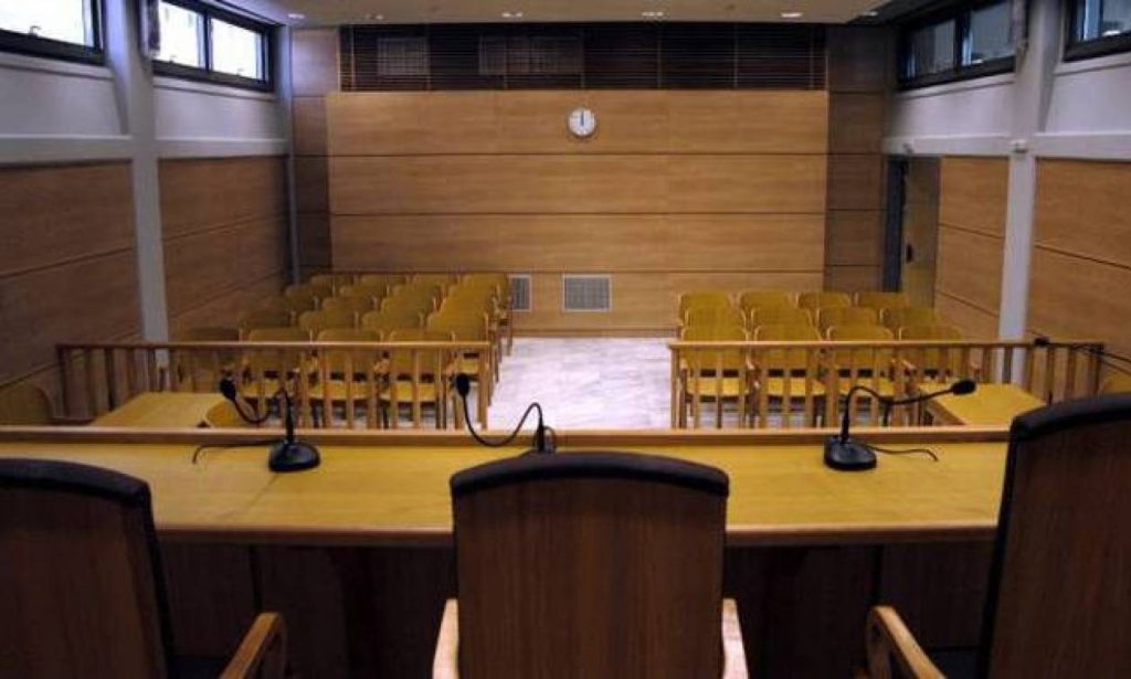 Κρήτη: Άνδρας κούρεψε τη γυναίκα του με μαχαίρι