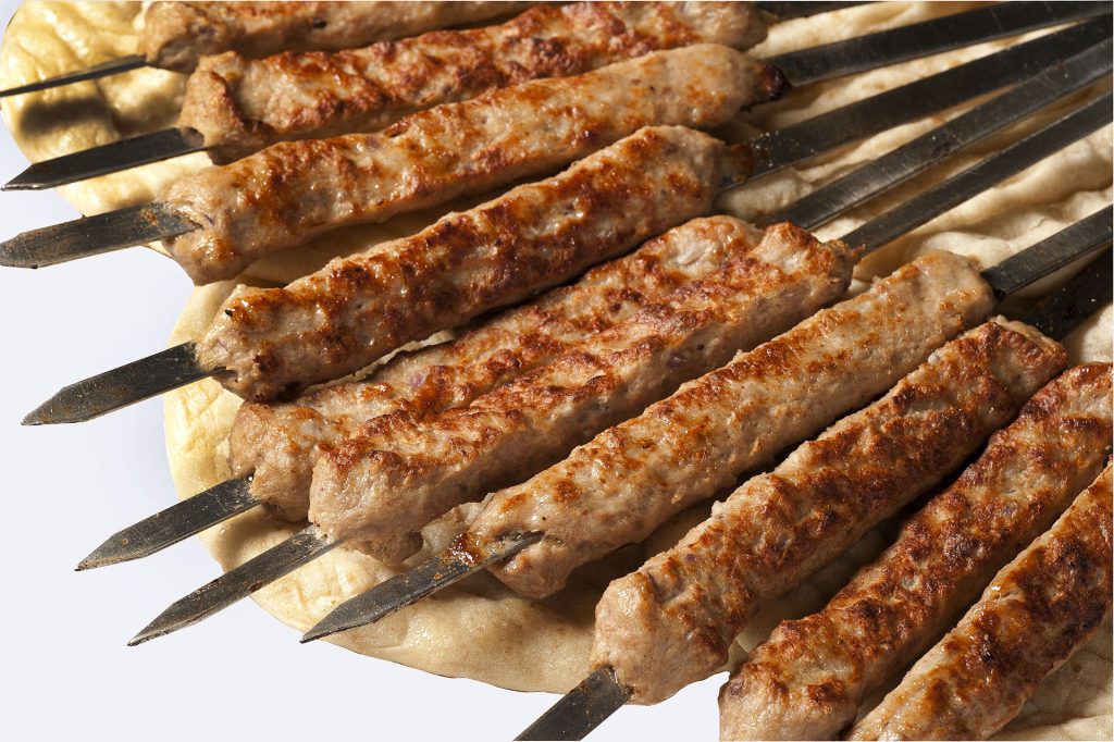 Πειραιάς: Δέσμευσαν 30 κιλά ακατάλληλο κεμπάπ