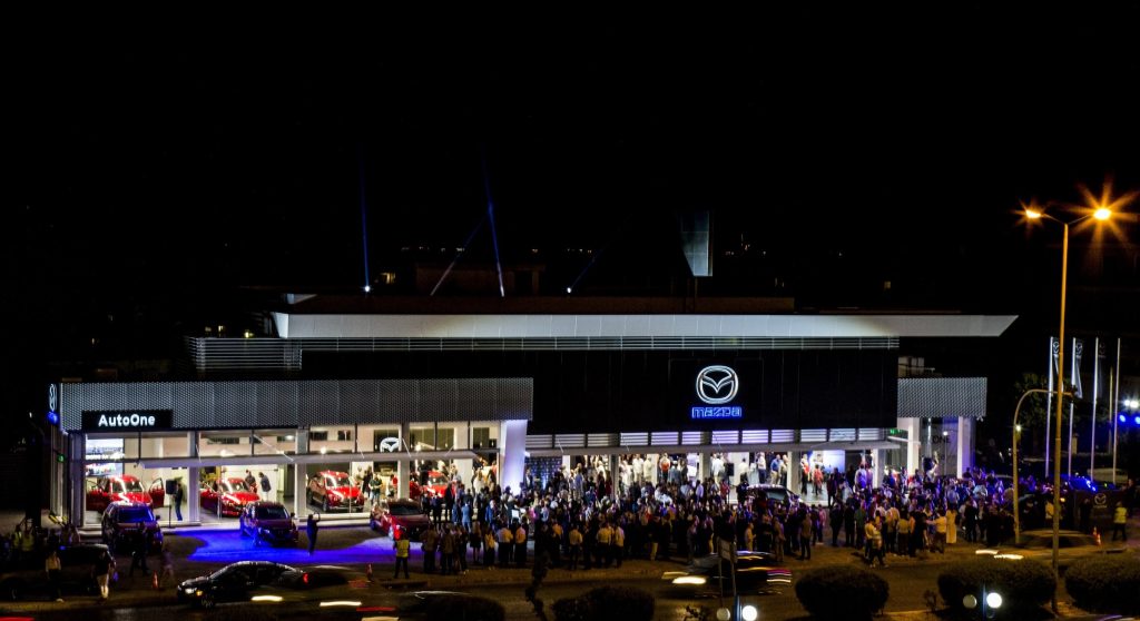 Στο νέο πρότυπο έκθεσης στην Ελλάδα και στην Ευρώπη τα εγκαίνια της Mazda (φωτο)