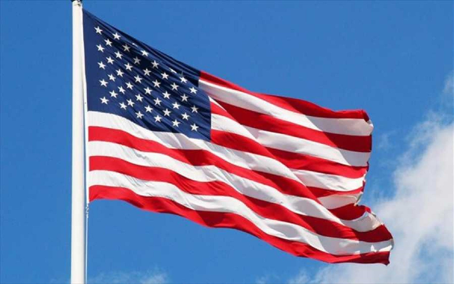 Οι ΗΠΑ λένε «όχι» στις σημαίες με το ουράνιο τόξο – Τι δήλωσε ο πρόεδρος