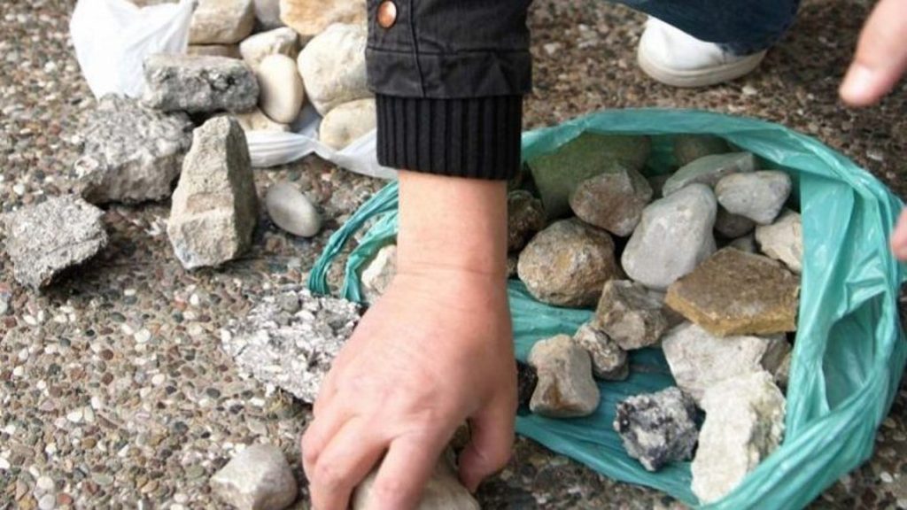 Hράκλειο: Κατέστρεφαν αυτοκίνητα ρίχνοντας πέτρες