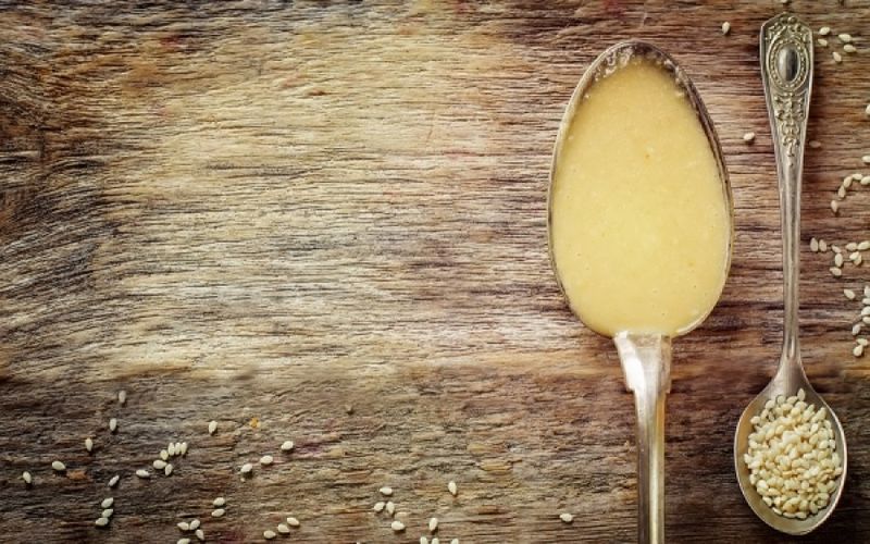 Ταχίνι: Δείτε τι κερδίζετε με μία μόλις κουταλιά