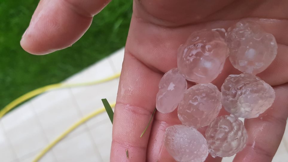 Καταστροφές από το χαλάζι στον Πολύγυρο (φωτο)