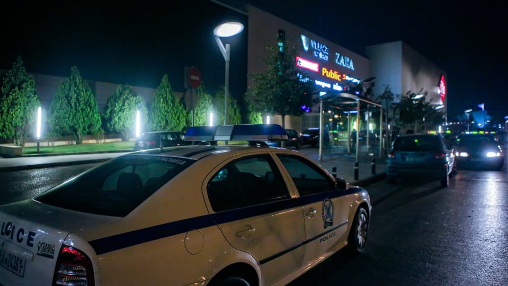 Καλλιθέα: «Σώθηκε τελευταία στιγμή το παιδί μου – Η μαχαιριά στην καρδιά ήταν βαθιά» λέει η μητέρα του 19χρονου (φωτο)