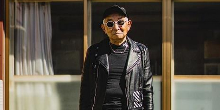 84 χρονών influencer – Ενας παππούς έχει συνεπάρει το διαδίκτυο με το κομψό λουκ του (φωτο)