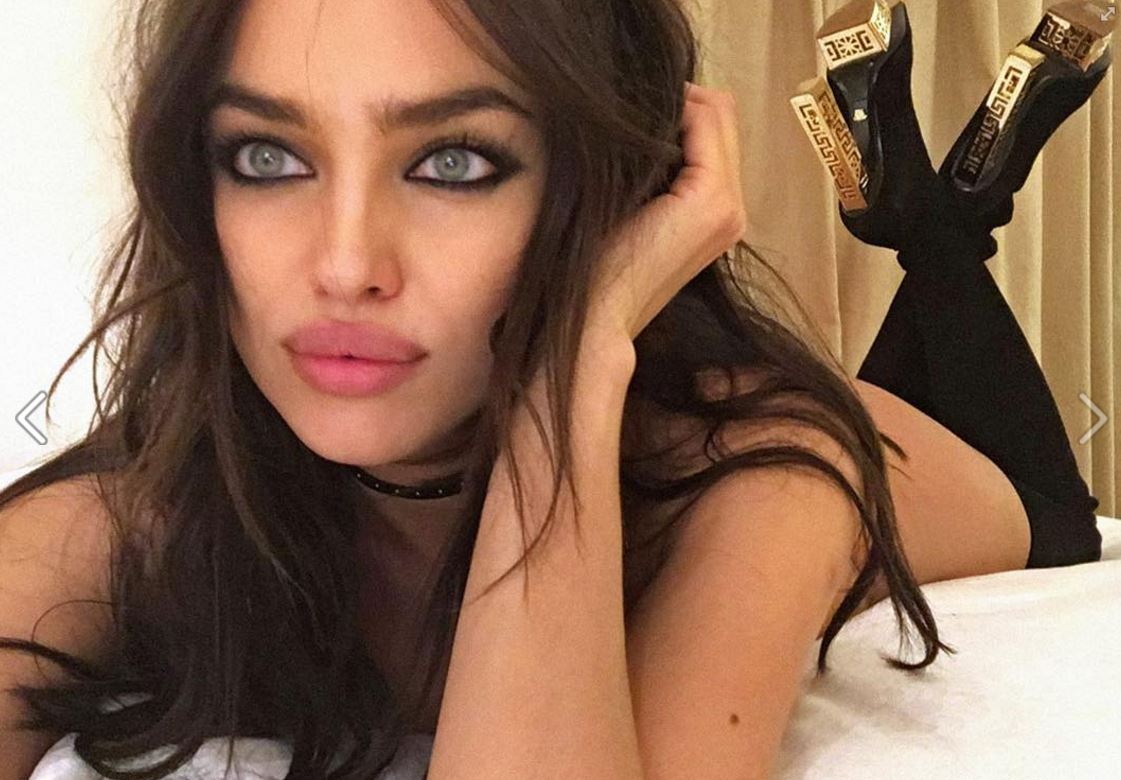 Η αποκαλυπτική πόζα της Ιρίνα Σάικ σε καταρράκτη (φώτο)