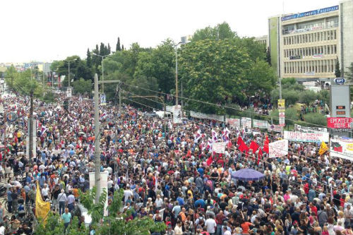 Σαν σήμερα: Το κλείσιμο και η επαναλειτουργία της ΕΡΤ (βίντεο)