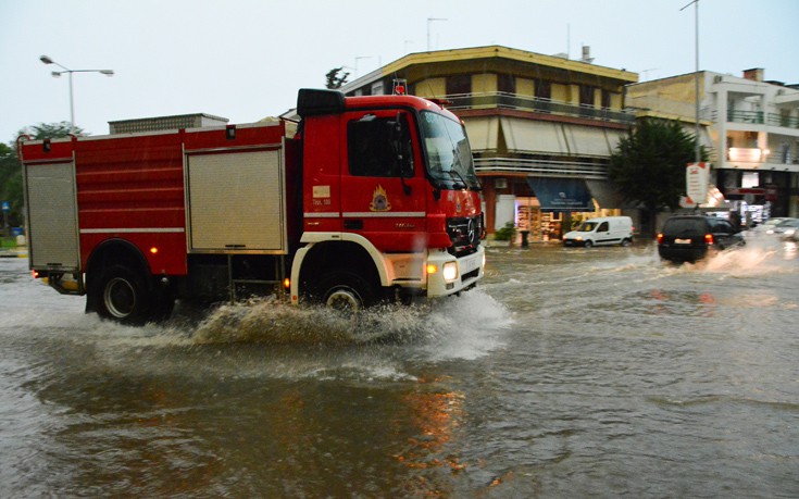 Έντονο κυκλοφοριακό σε Κηφισό και λεωφόρο Κηφισίας λόγω της έντονης βροχόπτωσης