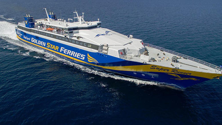 Επέστρεψε στη Ραφήνα το πλοίο «Superrunner» λόγω βλάβης