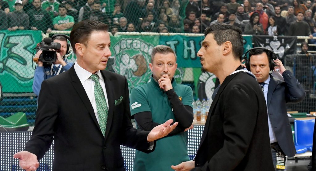 «Πόλεμος» Γιαννακόπουλου – Πιτίνο: «Το ελληνικό μπάσκετ έχει ανάγκη τον Προμηθέα, όχι τον Ολυμπιακό»