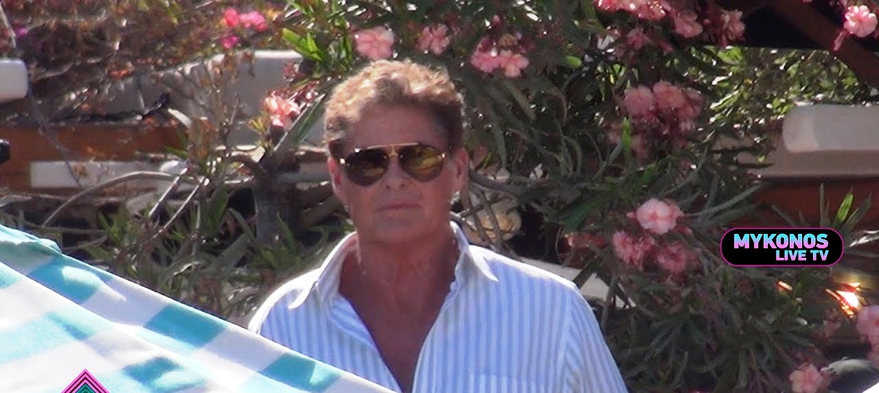 Ο Μr Baywatch στη Μύκονο με την κατά 27 χρόνια νεότερη σύζυγό του! (βίντεο