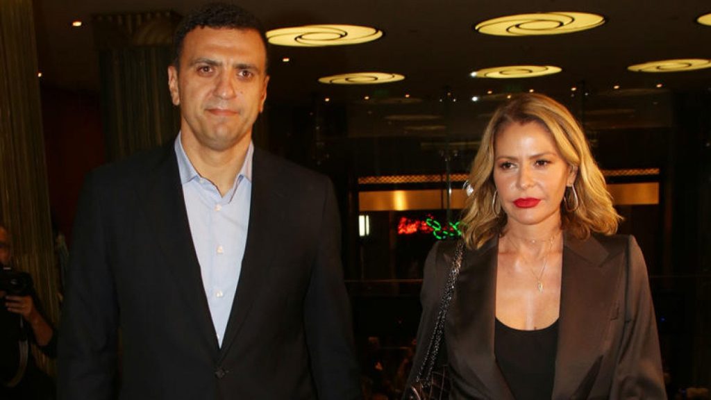 Η πρόβα του Βασίλη Κικίλια για το γαμπριάτικο κοστούμι και το σχόλιο της Τζένη Μπαλατσινού στη φωτογραφία του (φωτο)