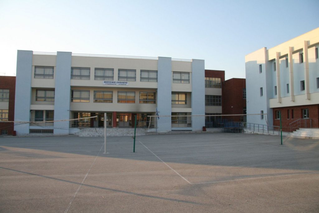 Θεσσαλονίκη: Στο αστυνομικό τμήμα μαθητές γυμνασίου επειδή… κάθονταν στο προαύλιο του σχολείου