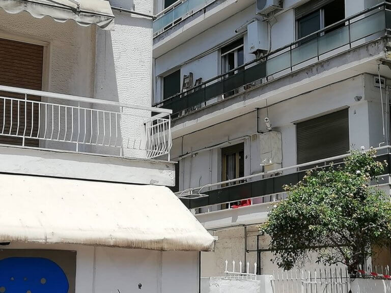 Δολοφονία ο θάνατος της γυναίκας στην Καλαμαριά (βίντεο)