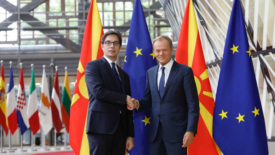 «Κρύο ντους» από τον Ντ.Τουσκ στον νέο πρόεδρο των Σκοπίων: «Κράτη-μέλη της ΕΕ δεν είναι έτοιμα…» (βίντεο)