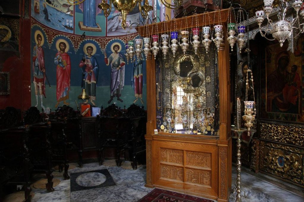 Συνελήφθη ο Ρουμάνος που είχε κλέψει τα τάματα από τη Μονή Ιβήρων