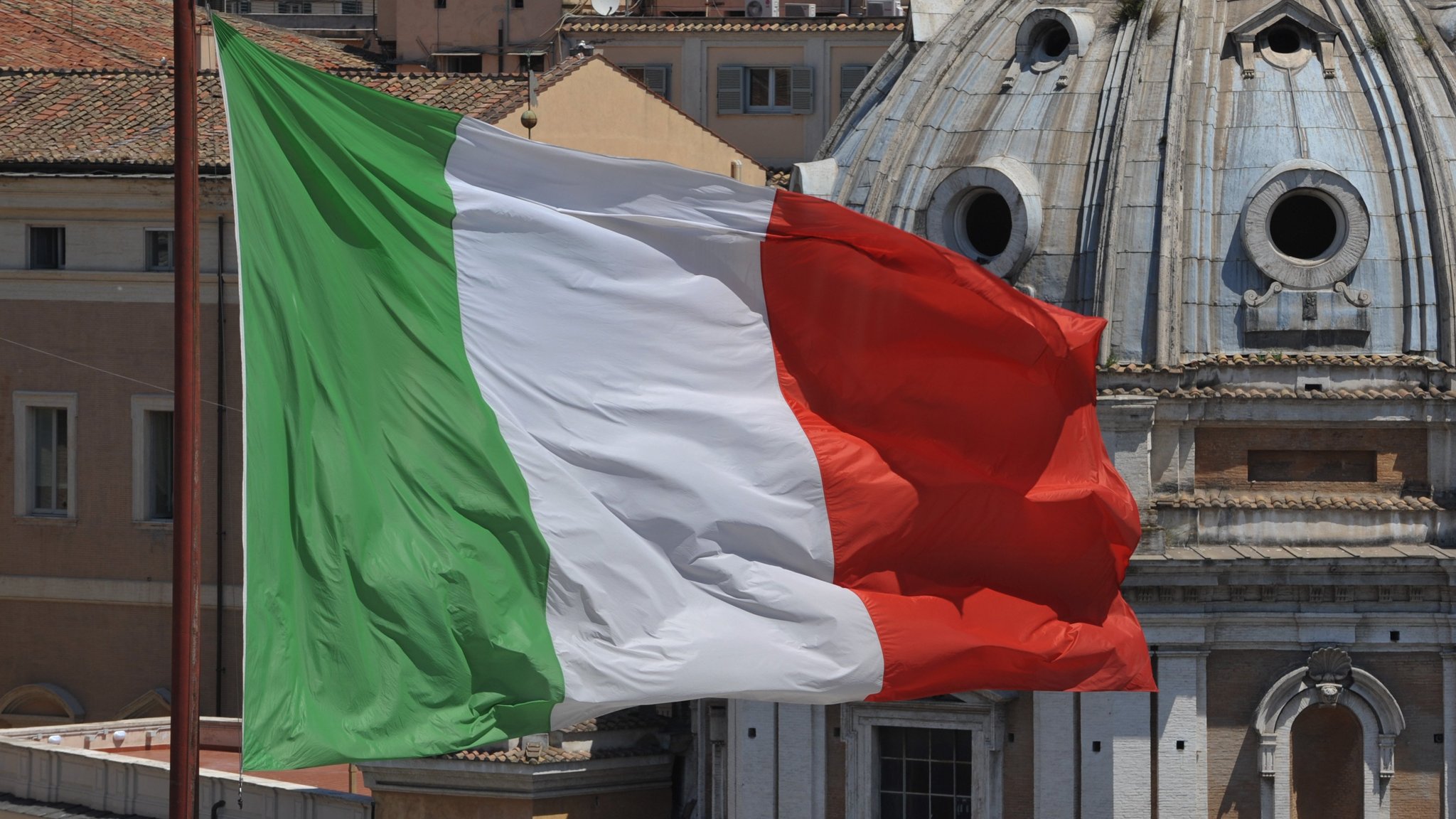 Σε τροχιά σύγκρουσης Ρώμη με Βρυξέλλες για το ιταλικό χρέος