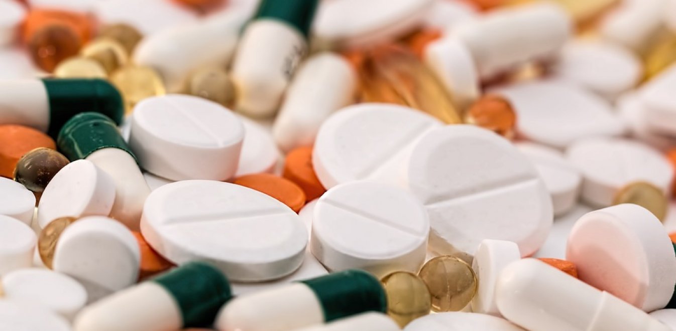 Οι φαρμακευτικές εταιρείες καταγγέλλουν ότι το υπ.Υγείας «κρύβει» τις αυξήσεις στα φάρμακα
