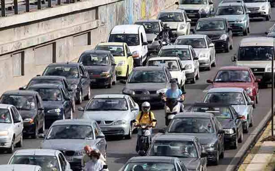 Απίστευτο μποτιλιάρισμα στους δρόμους – Ακινητοποιημένοι οι συρμοί του Μετρό και ΗΣΑΠ