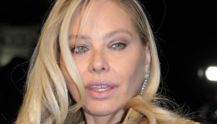 Το γεύμα με τον Β.Πούτιν «έκαψε» την Ορνέλα Μούτι – Γιατί κινδυνεύει να βρεθεί στη φυλακή