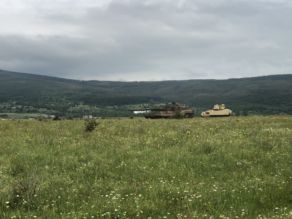 Βίντεο: Ελληνικά άρματα μάχης Leopard 2HEL σε δοκιμές «συνεργασίας» με M2A3 Bradley
