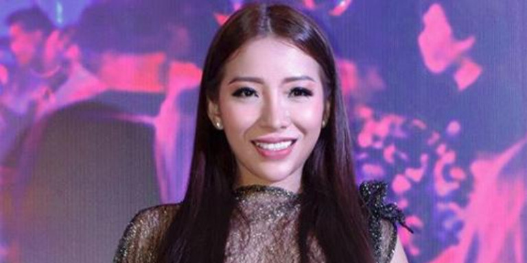 Μιανμάρ: Γιατρός έχασε την ιατρική της άδεια επειδή πόζαρε με εσώρουχα στο Instagram (φωτο)