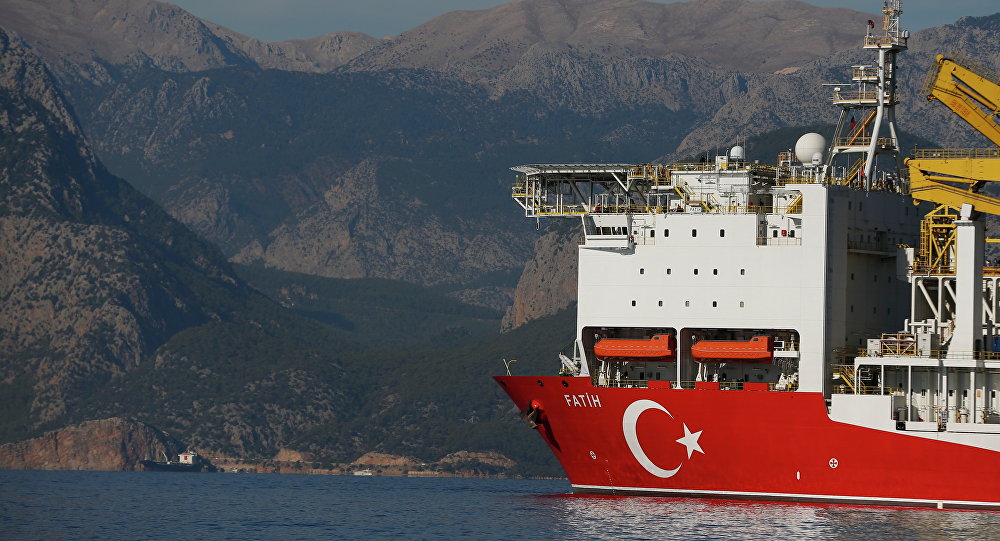 «Έφτασε» στον κυπριακό βυθό το τουρκικό γεωτρύπανο – Η Βρετανία σχηματίζει φιλο-τουρκικό μέτωπο εντός της ΕΕ