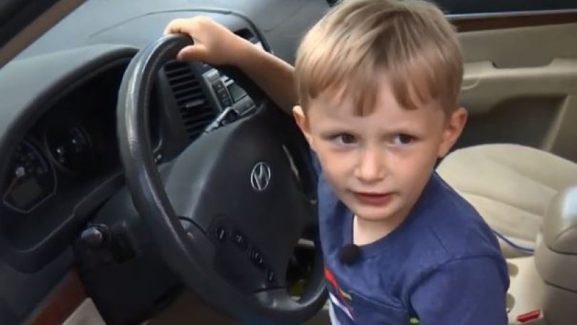 Τετράχρονο αγοράκι πήρε κρυφά το αυτοκίνητο του παππού του και πήγε να πάρει σοκολάτες (φωτο-βίντεο)