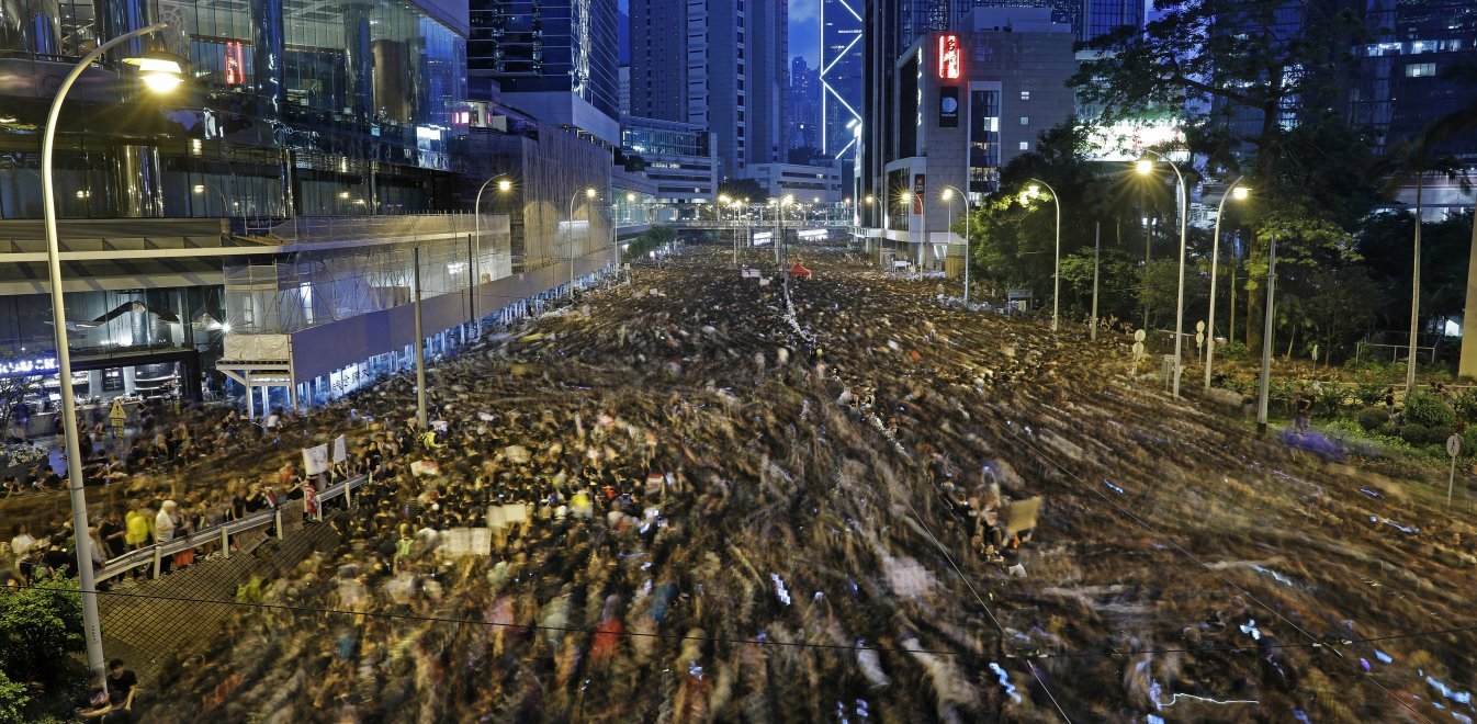 Αυτή είναι η μεγαλύτερη ουρά που σχηματίστηκε ποτέ (βίντεο)