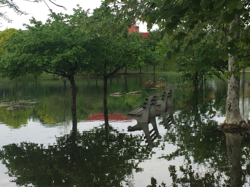 Σε κατάσταση έκτακτης ανάγκης κεντρική και ανατολική Γαλλία από καταιγίδες και χαλάζι