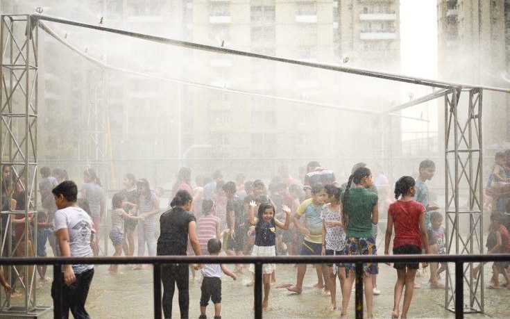 Φονικός καύσωνας στην Ινδία: Τουλάχιστον 49 άνθρωποι πέθαναν από τη ζέστη μέσα σε 24 ώρες