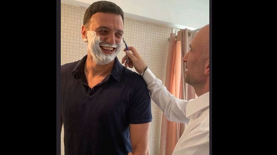 Βασίλης Κικίλιας: Τώρα ξυρίζουν τον γαμπρό (φωτο)
