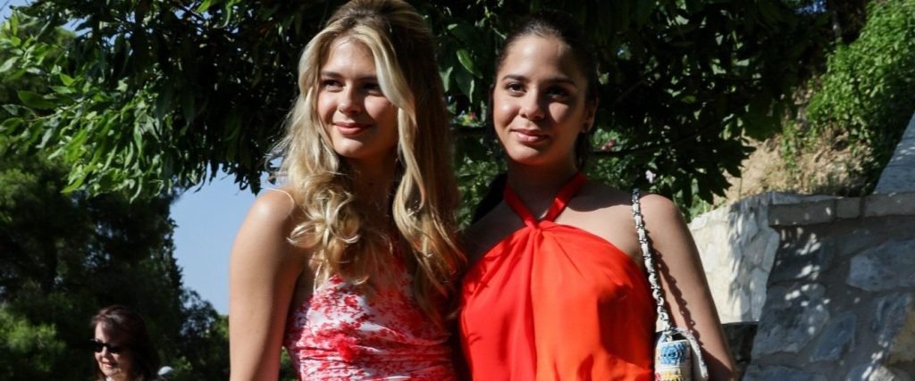 Γάμος Κικίλια – Μπαλατσινού: Έκλεψαν την παράσταση οι κόρες του Κωστόπουλου (φώτο)