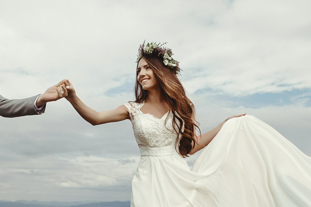Γιατί η νύφη …στήνει τον γαμπρό στην Εκκλησία