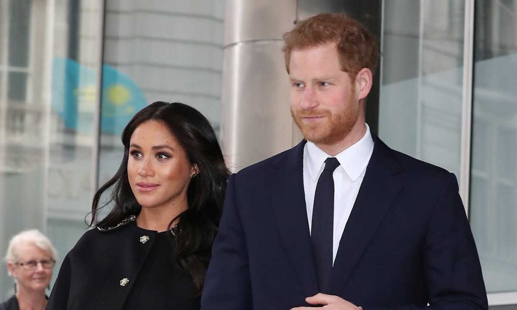 Meghan Markle και πρίγκιπας Harry: Συζυγικό καβγαδάκι στο βασιλικό μπαλκόνι; (βίντεο)