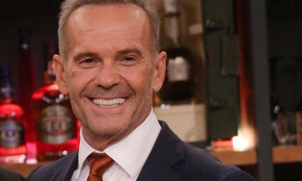 Δείτε τι έκανε ο Πέτρος Κωστόπουλος ενώ η Τζένη Μπαλατσινού παντρευόταν (φωτο)