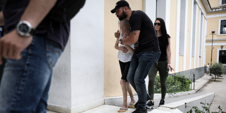 Έγκλημα στο Γουδή: Προφυλακίστηκε η μητροκτόνος – «Η μητέρα μου ζήτησε να τη σκοτώσω»