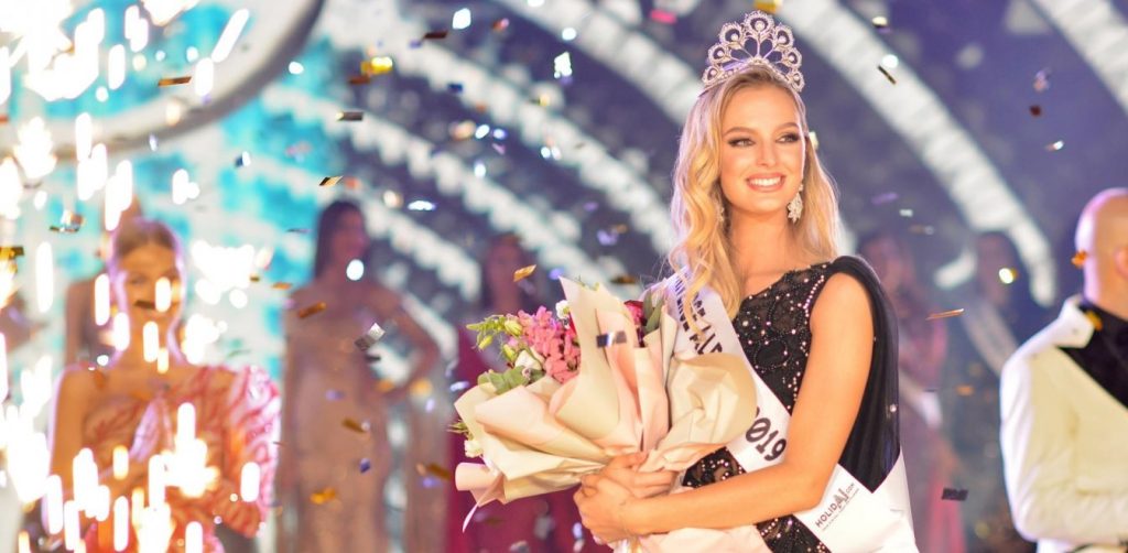 Η διεθνής βολεϊμπολίστρια που «έκλεψε» τις εντυπώσεις και αναδείχτηκε «Μις Αλβανία» (φώτο)