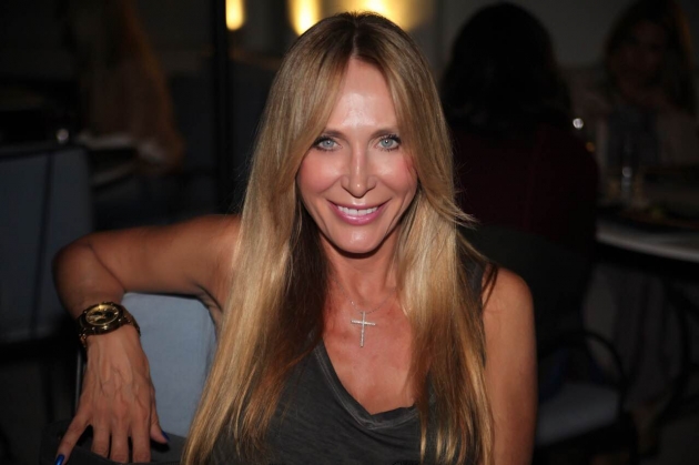 Κατερίνα Γιατζόγλου: Απίστευτο σώμα στα 57 της – Ποζάρει με μαγιό και «αναστατώνει» (φωτο)