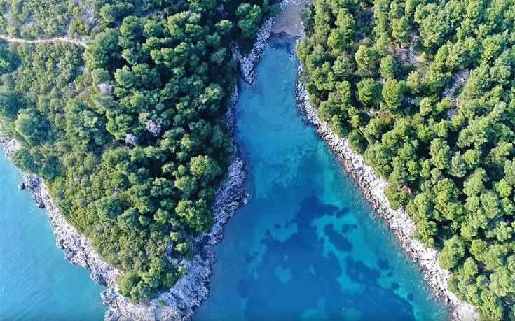Μια παραλία πραγματικό διαμαντάκι στην Εύβοια – Ένας επίγειος παράδεισος δύο ώρες από την Αθήνα