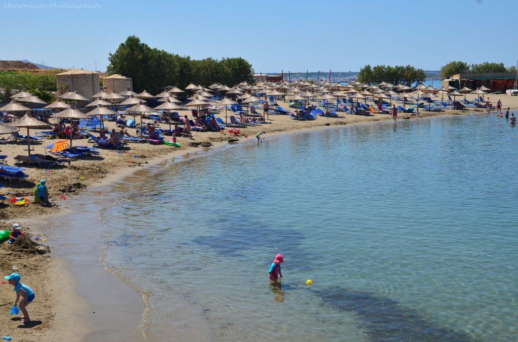 Κρήτη: Πόσο στοιχίζει μία ξαπλώστρα στο Ηράκλειο – Απίστευτες αυξήσεις για τους τουρίστες
