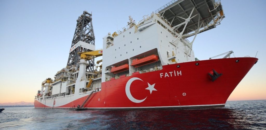 Εγκαταλείπουν οι ξένες εταιρείες τον «Πορθητή» λόγω «παράνομων δραστηριοτήτων»