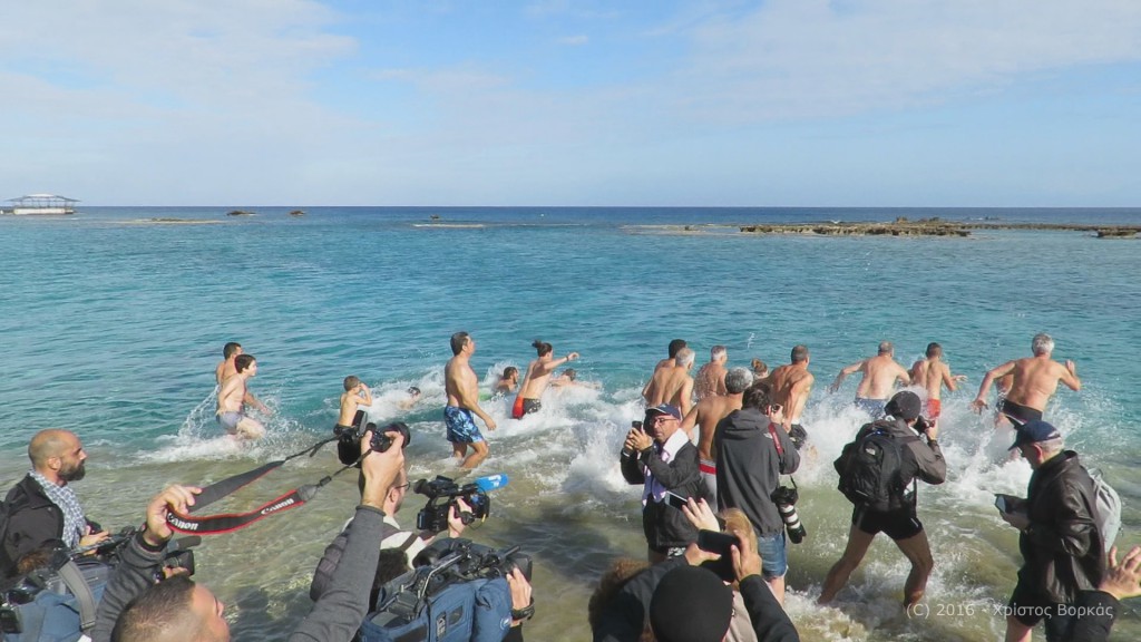 Βίντεο: Τα τελευταία Θεοφάνεια στην ελεύθερη Αμμόχωστο λίγο πριν την τουρκική εισβολή!